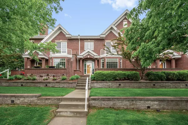 Woodbury, MN 55129,10830 Falling Water LN #C