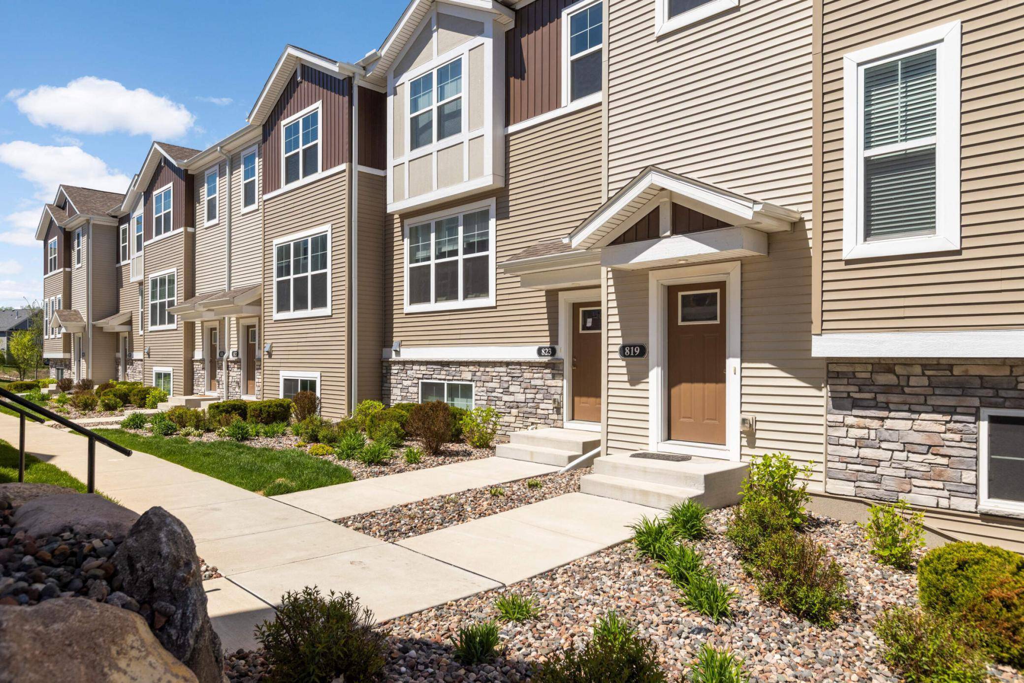 Victoria, MN 55386,819 Roselyn DR