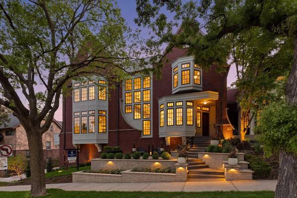 1301 Mount Curve AVE, Minneapolis, MN 55403
