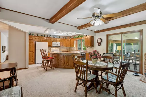 New Hope, MN 55427,3916 Xylon AVE N