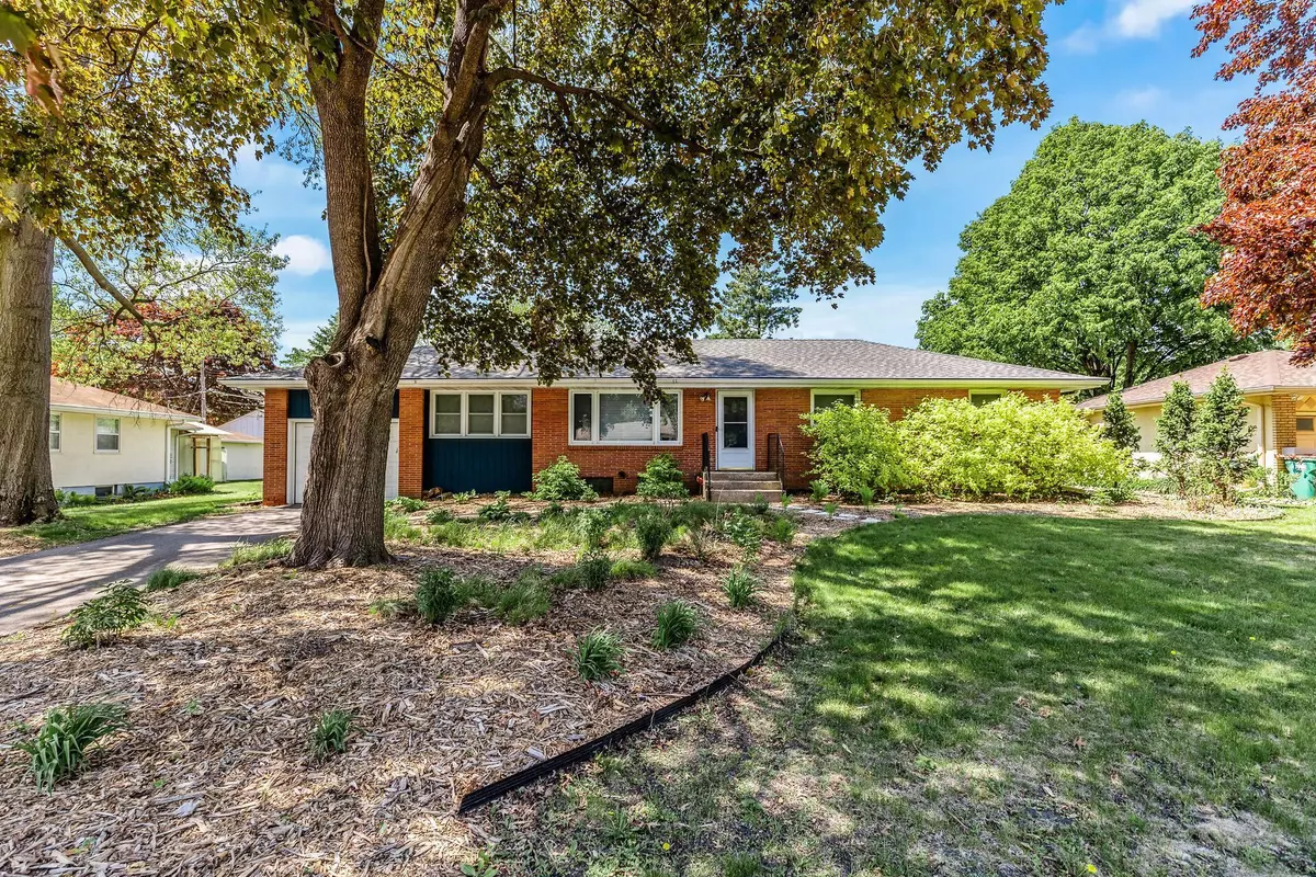 Roseville, MN 55113,1995 Fairview AVE N