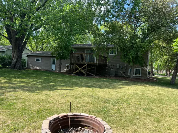 Morris, MN 56267,14 S Court ST