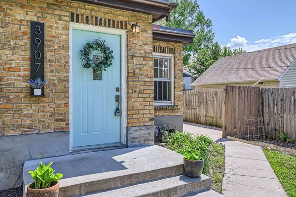 Columbia Heights, MN 55421,3907 2nd ST NE