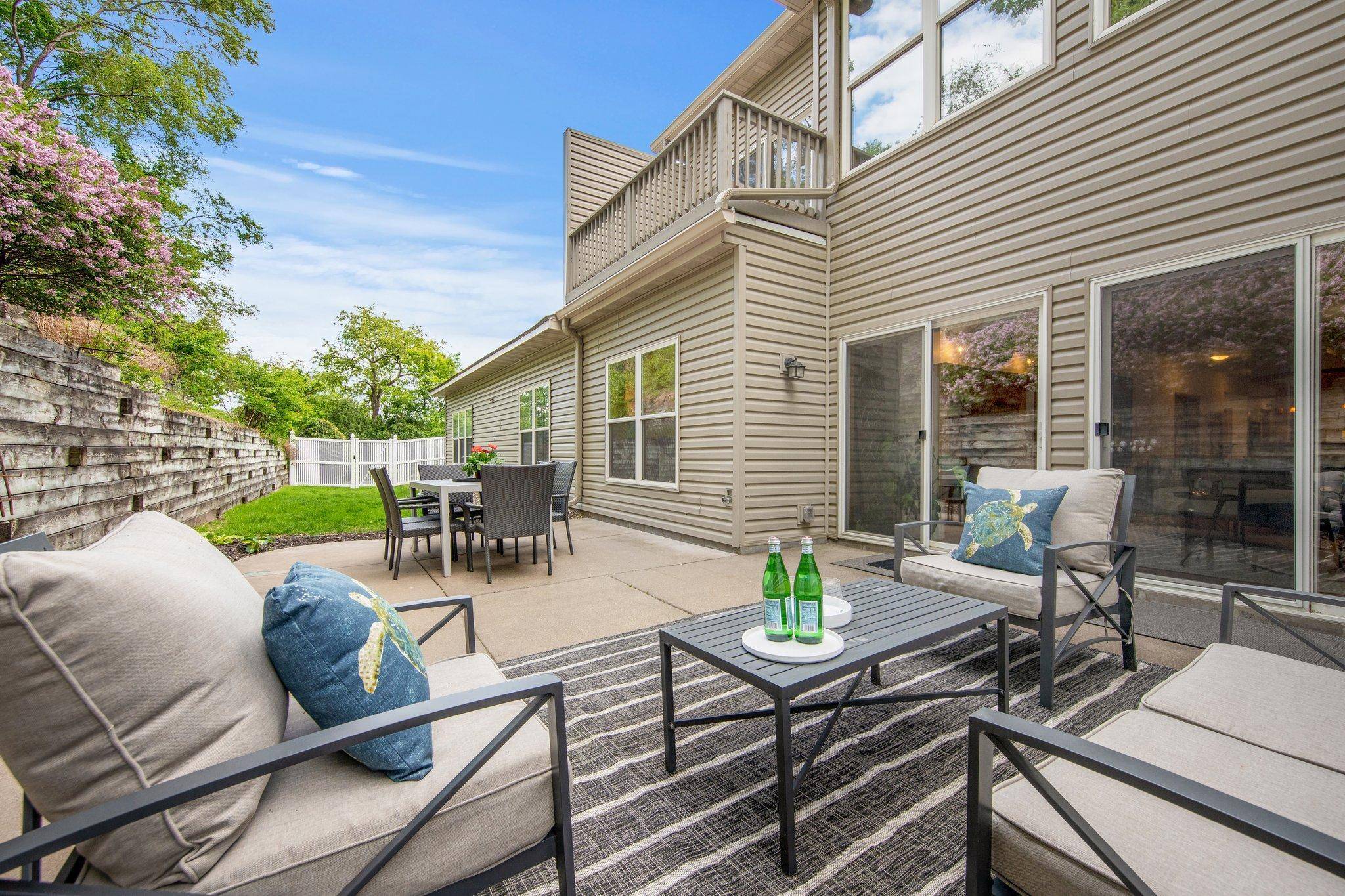 Hopkins, MN 55305,10014 Cove DR