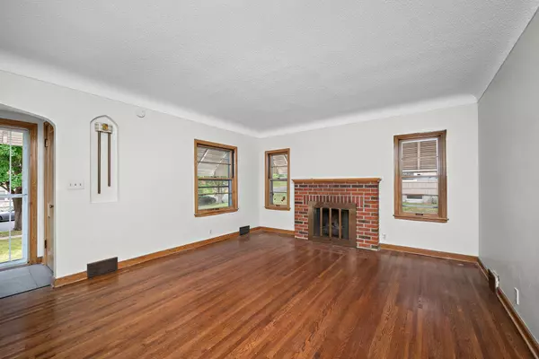 West Saint Paul, MN 55118,157 Moreland AVE E