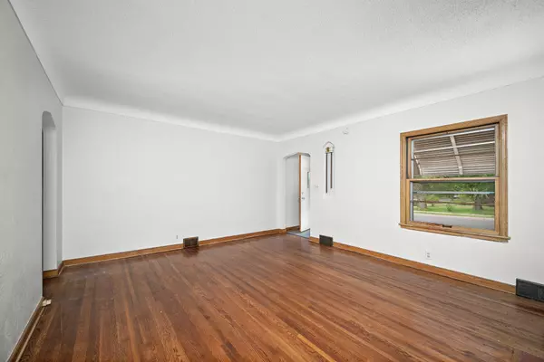 West Saint Paul, MN 55118,157 Moreland AVE E