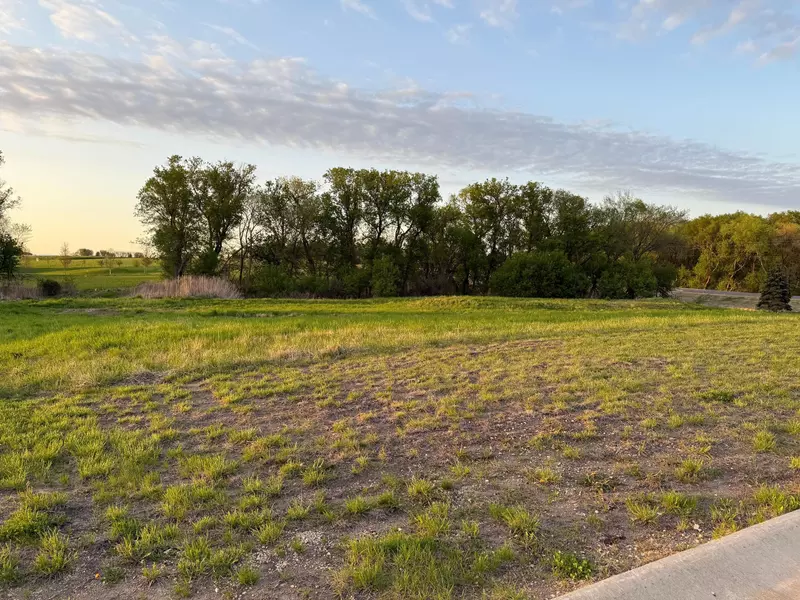 7984 207th ST E, Prior Lake, MN 55372