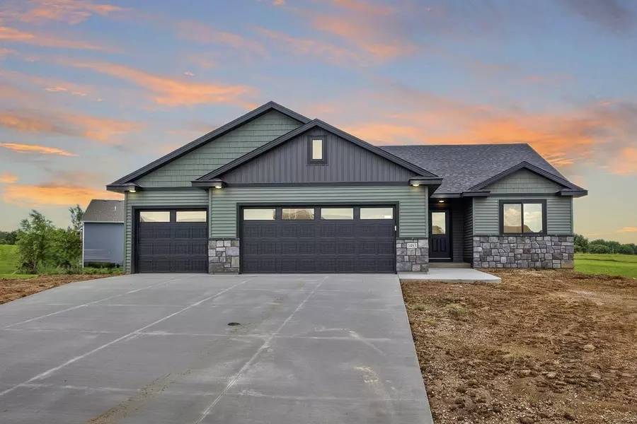 1483 Grand View LN SE, Mazeppa, MN 55956