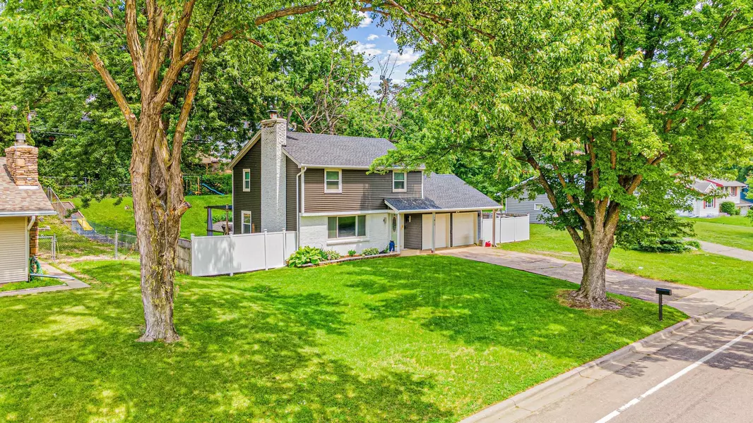 7912 Hillside TRL S, Cottage Grove, MN 55016