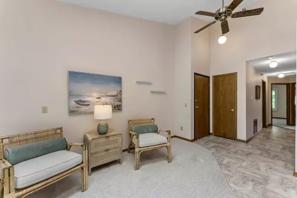 Bloomington, MN 55438,11263 Oregon CIR