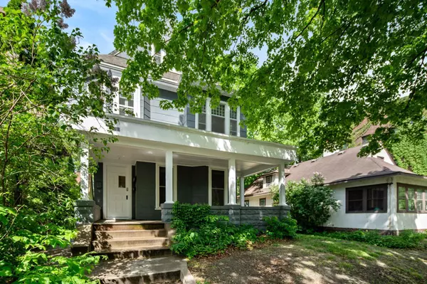 Minneapolis, MN 55414,709 7th ST SE