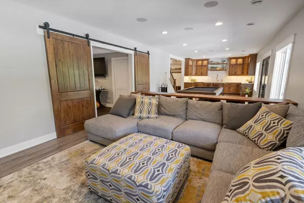 Shakopee, MN 55379,1963 Boiling Springs CIR