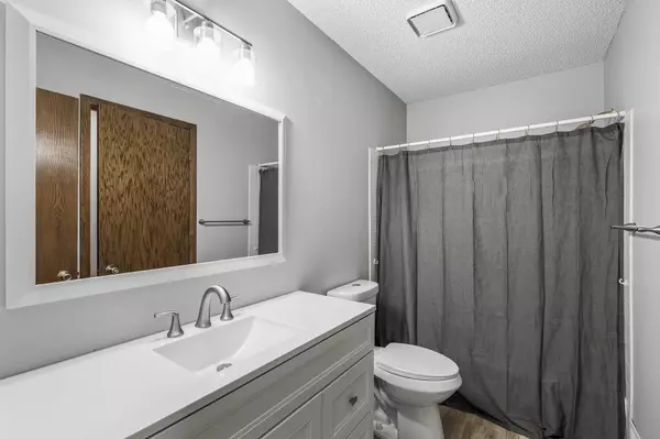 Brooklyn Park, MN 55445,8727 N Maplebrook CIR