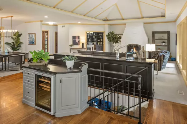 Shorewood, MN 55331,24155 Mary Lake TRL