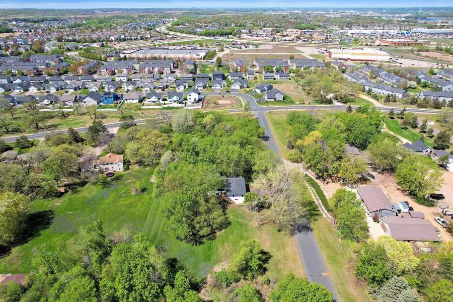 8678 Boiling Springs LN, Shakopee, MN 55379