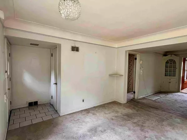 Minneapolis, MN 55417,5829 12th AVE S