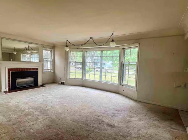 Minneapolis, MN 55417,5829 12th AVE S