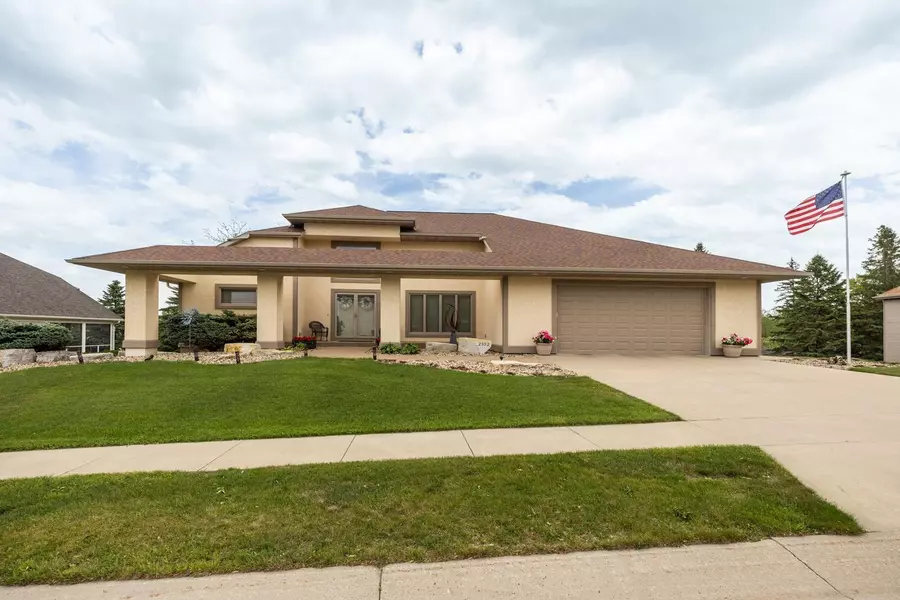 2592 Aspen PL SW, Rochester, MN 55902