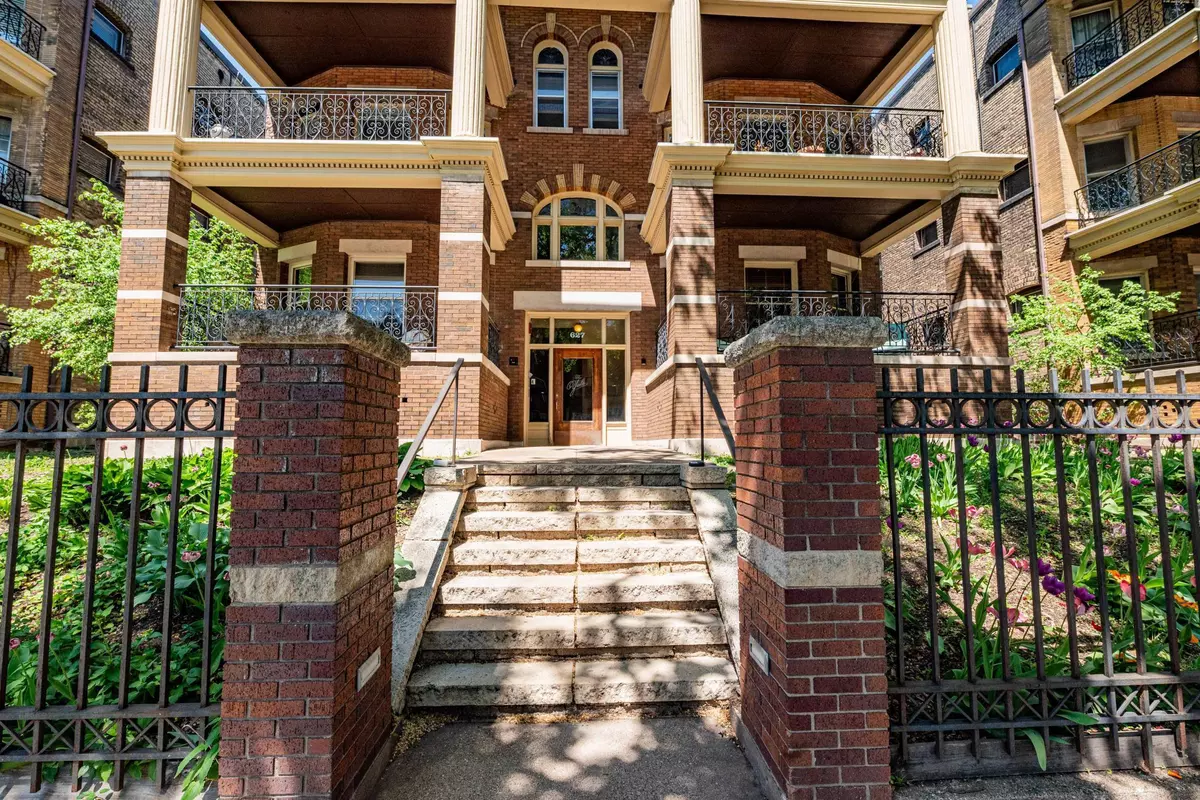 Saint Paul, MN 55105,627 Grand AVE #1