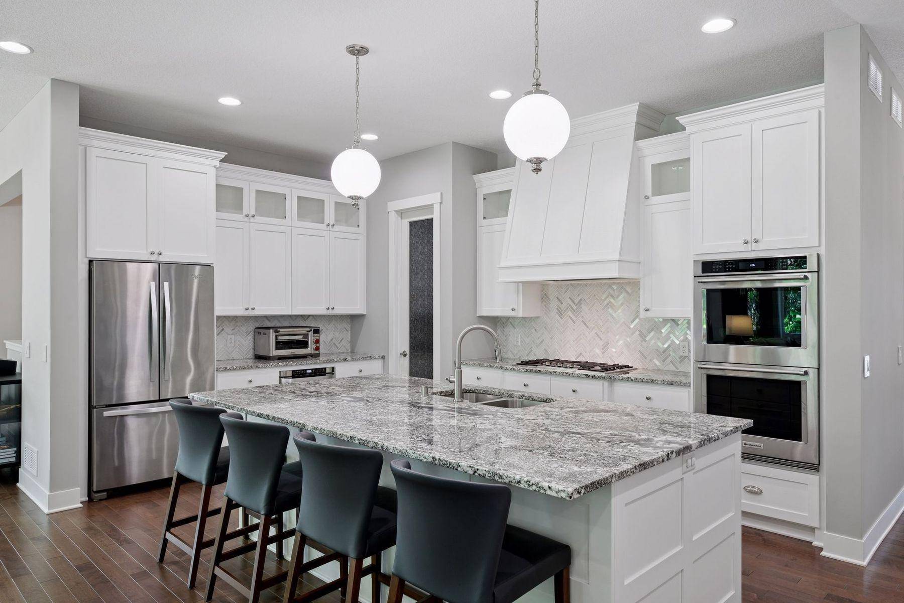 Eden Prairie, MN 55344,6300 Montee DR