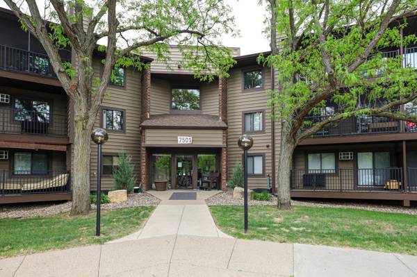 7501 W 101st ST #205,  Bloomington,  MN 55438