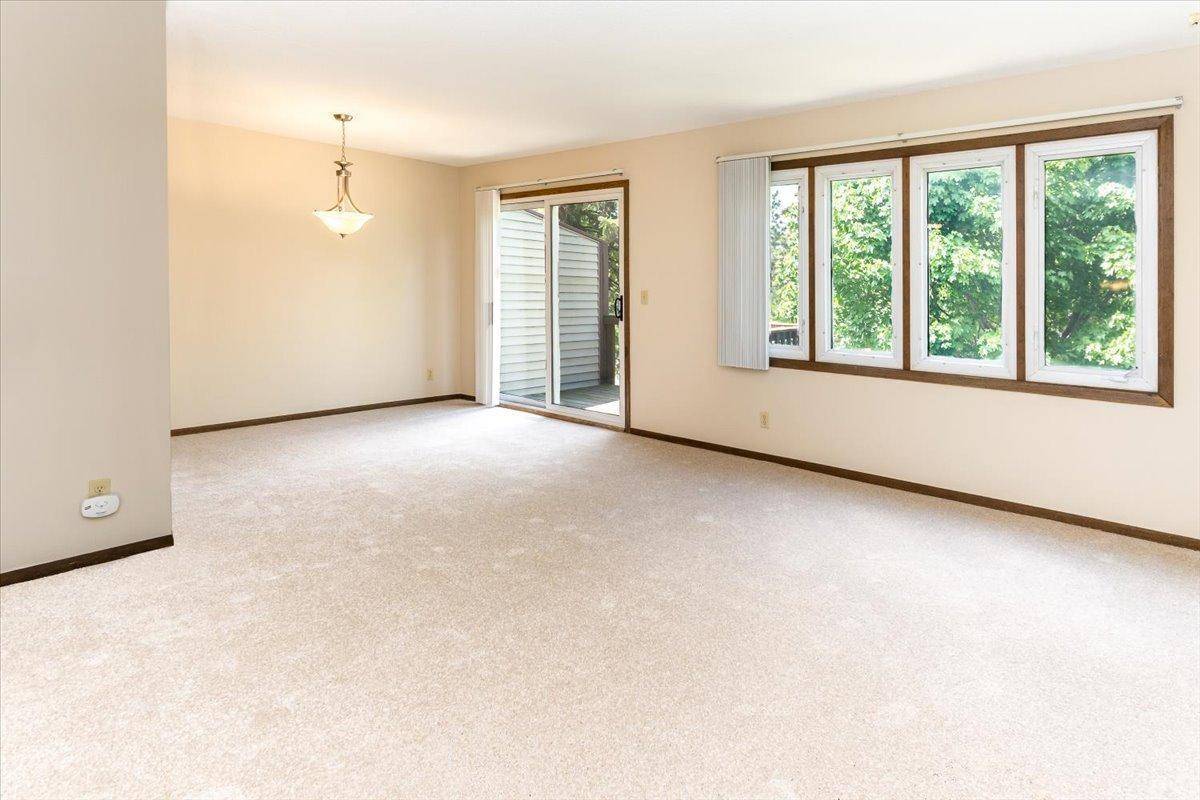 Eden Prairie, MN 55347,10350 Balsam LN