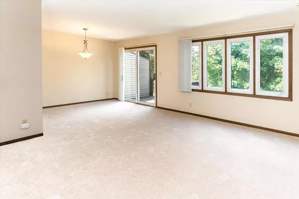 Eden Prairie, MN 55347,10350 Balsam LN