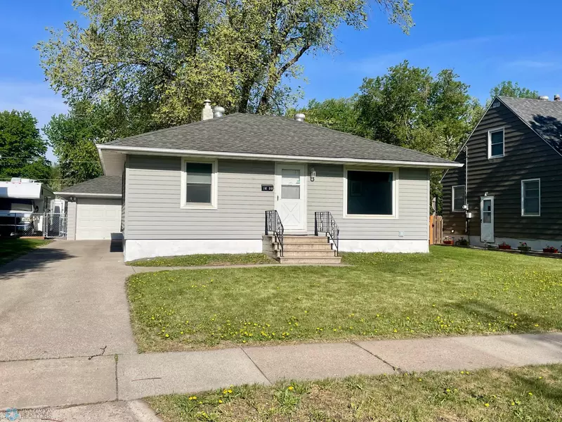 1630 7th ST N, Fargo, ND 58102