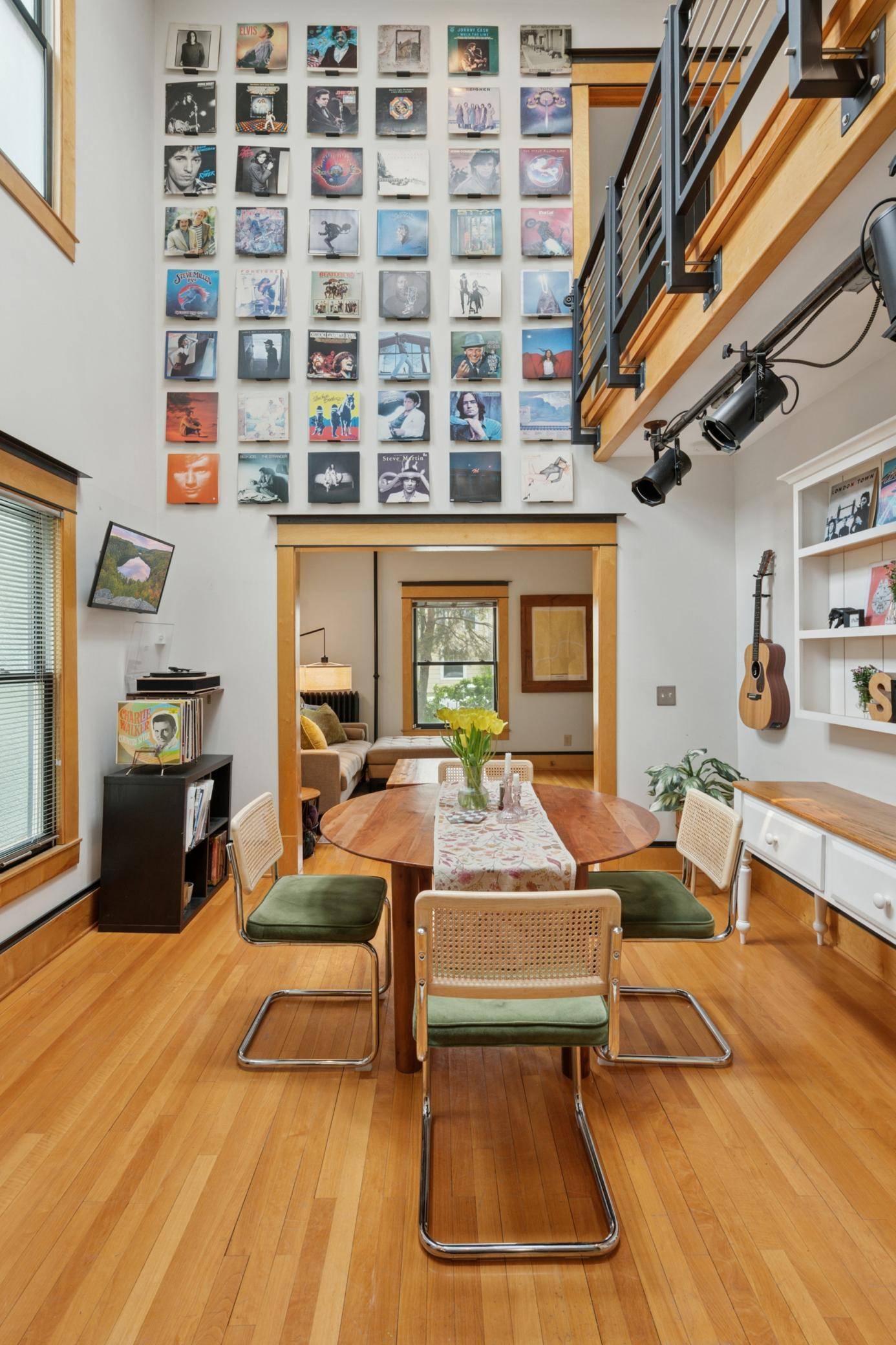 Minneapolis, MN 55408,3213 Grand AVE S #2
