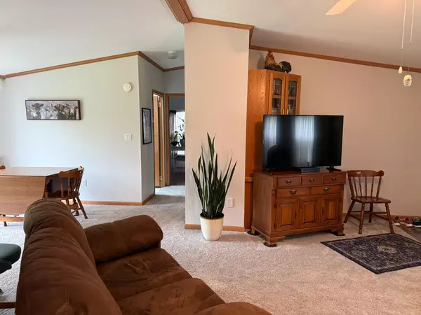 Owatonna, MN 55060,1960 Rosewood DR