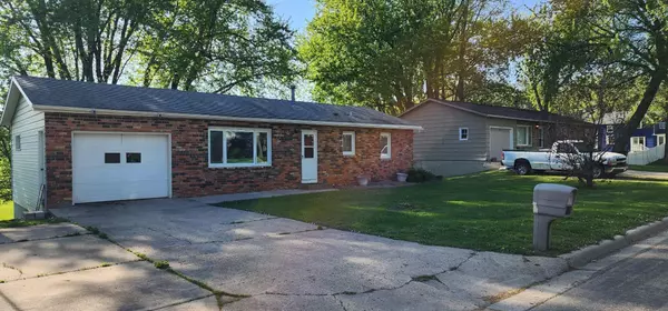 Albert Lea, MN 56007,410 Wedgewood RD