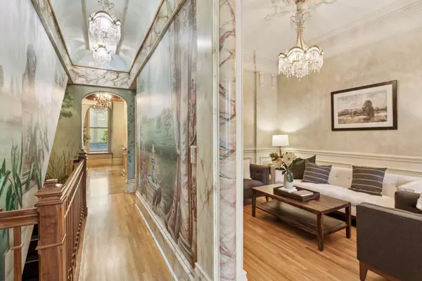 Minneapolis, MN 55401,8 Grove ST #8B