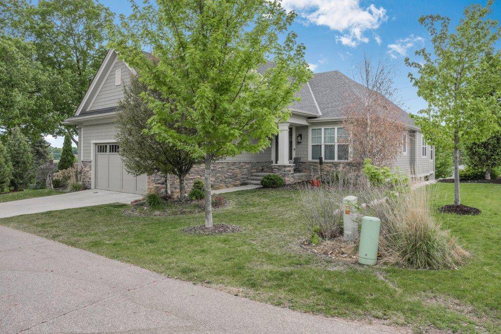 Wayzata, MN 55391,214 Byrondale AVE