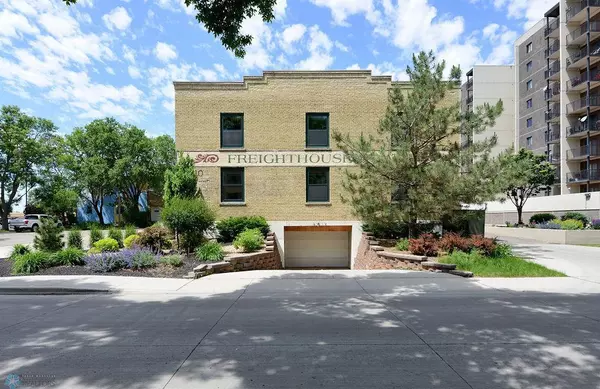 Fargo, ND 58102,210 11th ST N #103