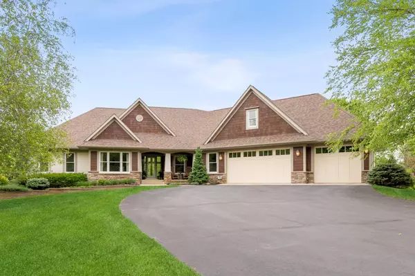 386 Whitetail LN,  Troy Twp,  WI 54016