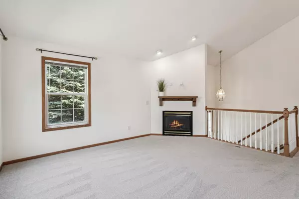 Shakopee, MN 55379,7379 Devin LN