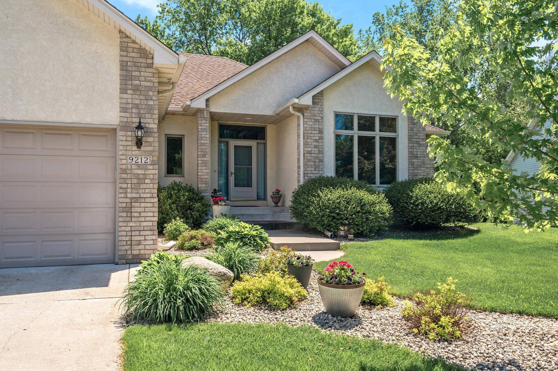 Brooklyn Park, MN 55443,9212 Telford XING