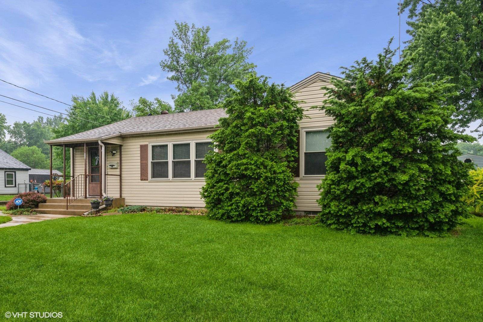 718 Atwood ST S, Shakopee, MN 55379