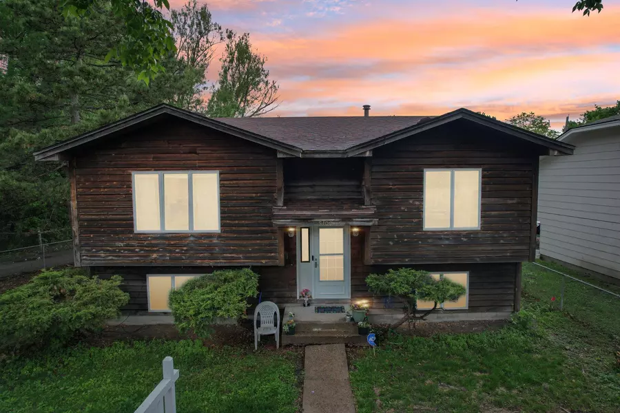 5100 Thomas AVE N, Minneapolis, MN 55430