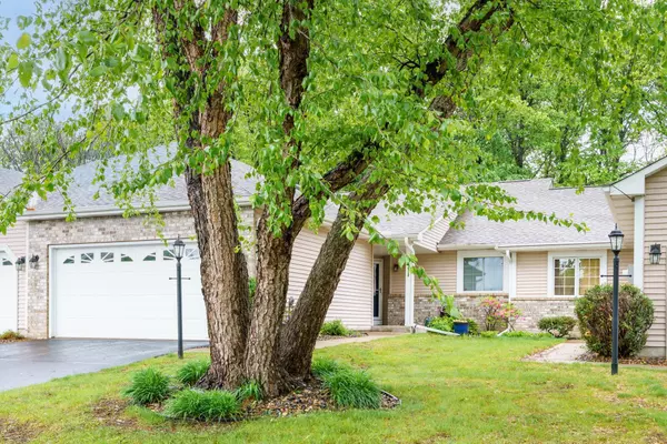 532 Sterling ST S, Maplewood, MN 55119