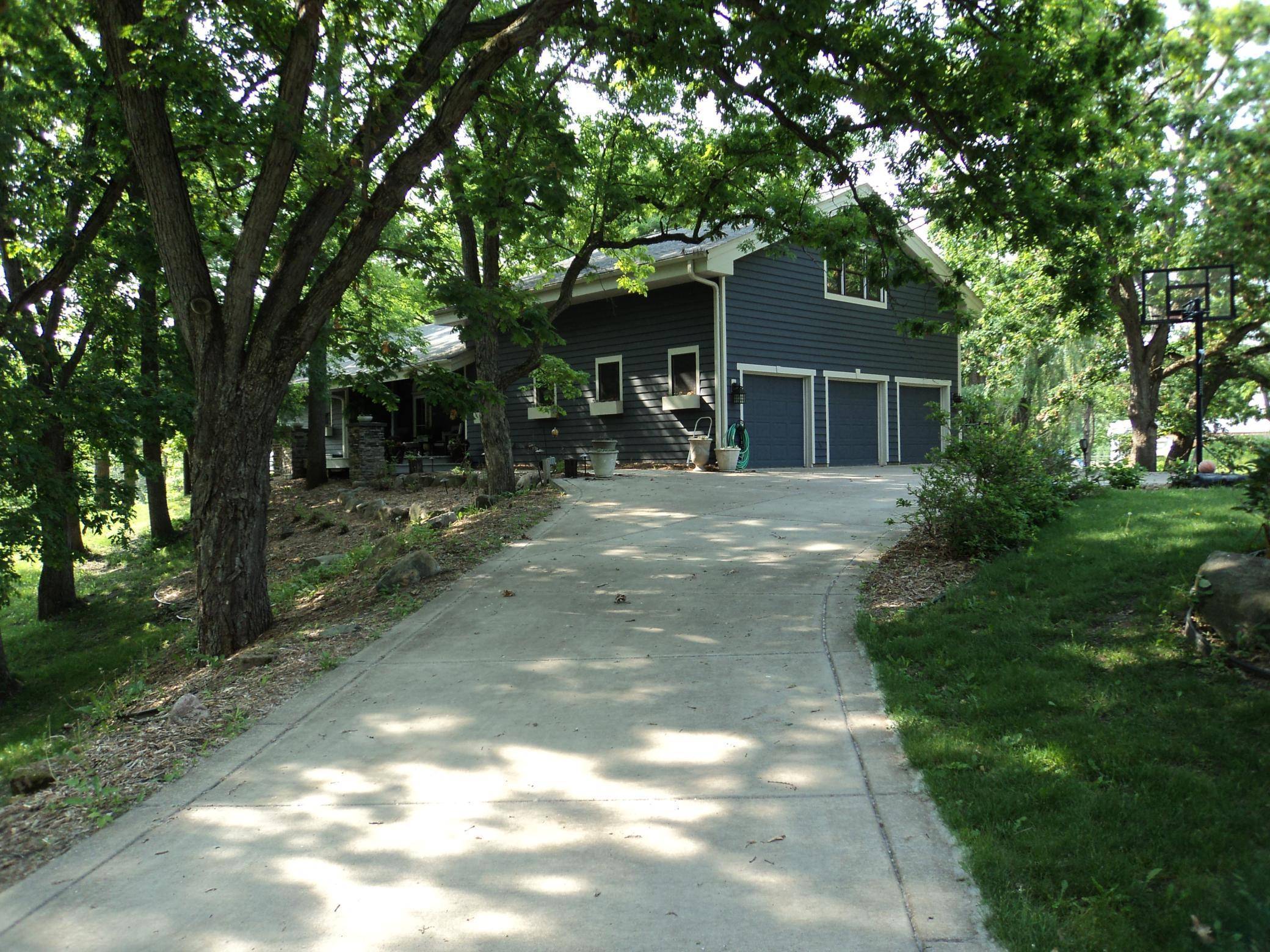 42 Eldorado CIR, Dellwood, MN 55110