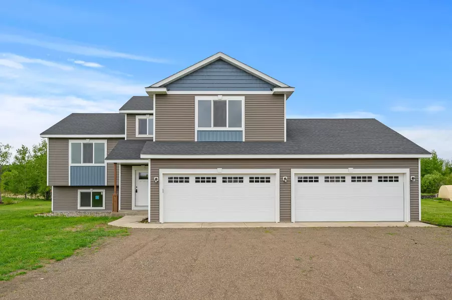 112 Oak LN, Foreston, MN 56330