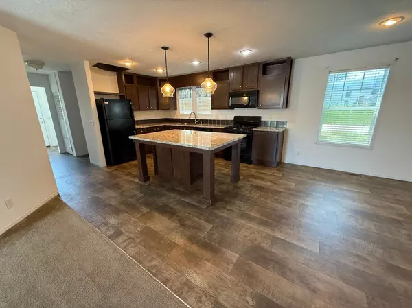 Stewartville, MN 55976,2214 Lark LN NW