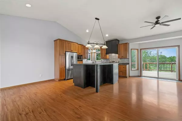 Albertville, MN 55301,10664 58th ST NE