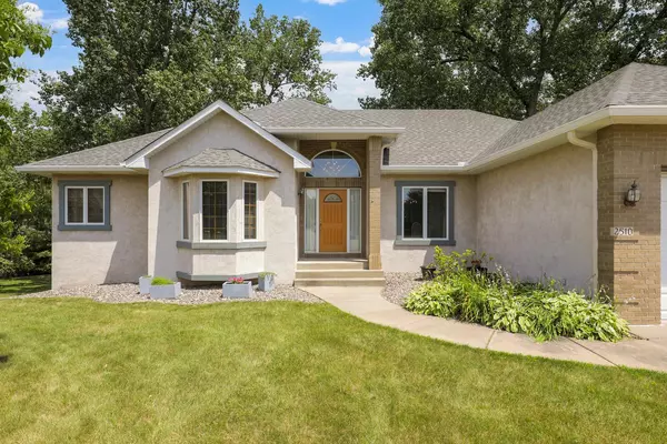 2510 Wexford CT, New Brighton, MN 55112