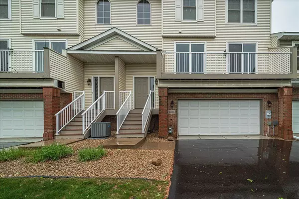 Lakeville, MN 55044,20144 Holister LN