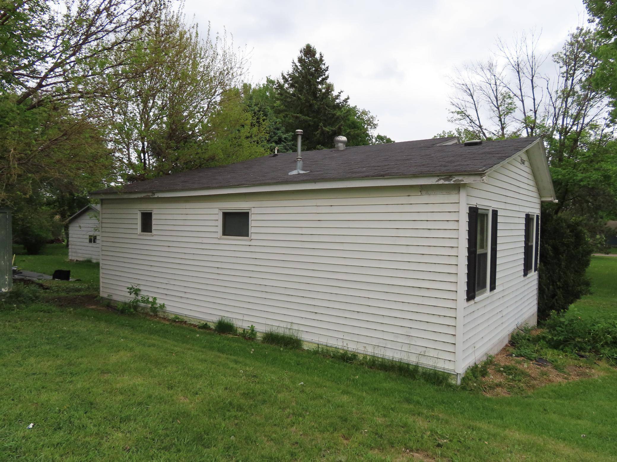 Truman, MN 56088,114 W 2nd ST S