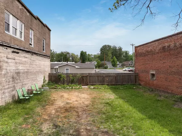 Roberts, WI 54023,204 & 206 W Main ST