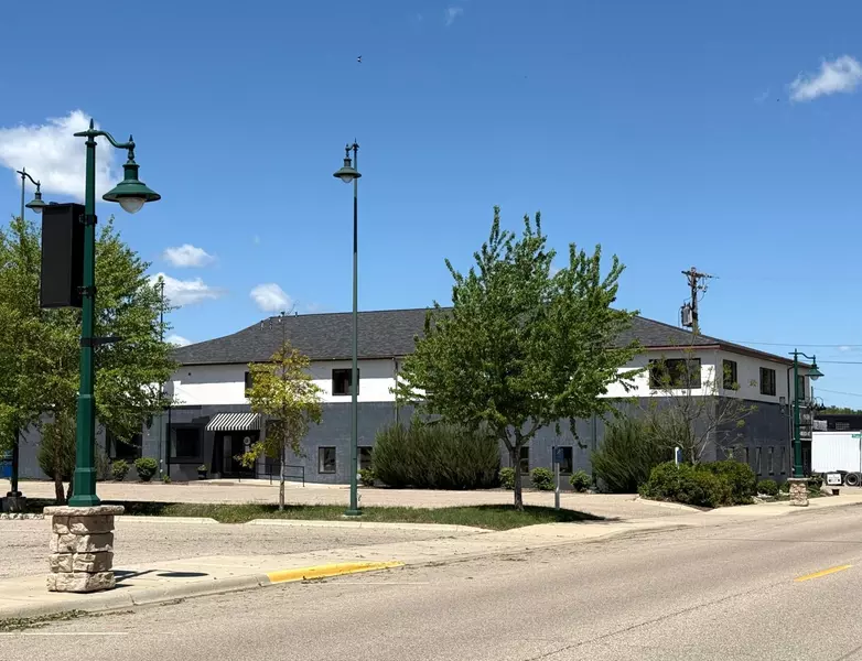 130 Lake AVE N, Spicer, MN 56288