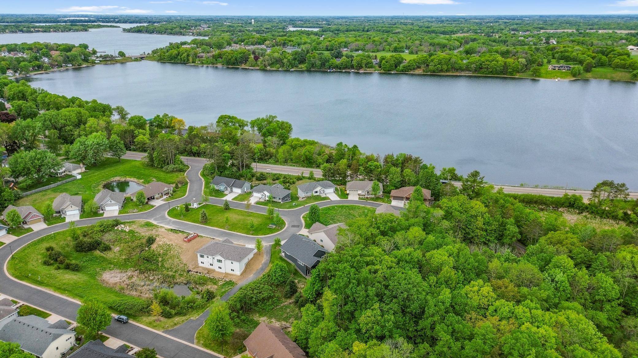 Lindstrom, MN 55045,31101 Magnolia LN